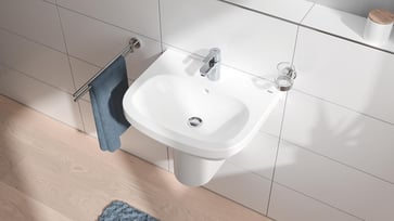 GROHE Euro Ceramic washbasin wall hung with PureGuard 55 cm 3933600H