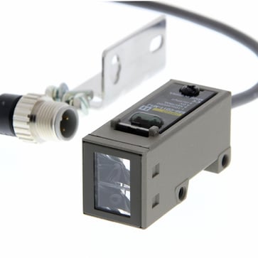 Diffuse 700mm range Horizontal NPN/PNPm12 connector E3S-CD11-M1J 0.3M OMS 239819
