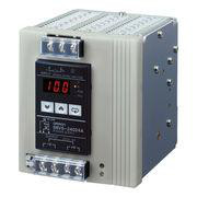 Strømforsyning, 240 W, 100-240 VAC input, 24VDC, 5A udgang, DIN-skinne montage, digitalt display med rindende spænding og strøm, spidsstrøm, og prognose overvågningsfunktionen med indstilleligtAlarm punkt S8VS-12024AP 281071
