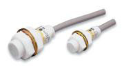 Induktiv aftaster, PTFE krop, korte, M18, skærmet, 5mm, 3-leder DC PNP-NO, 2 m kabel E2FQ-X5F1 131818