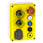 Trykknapkasse komplet i lysegrå med gult låg der indeholder nødstop, 4 x trykknapper med mærkning og 2 x drejeomskiftere XALFP7005E miniature
